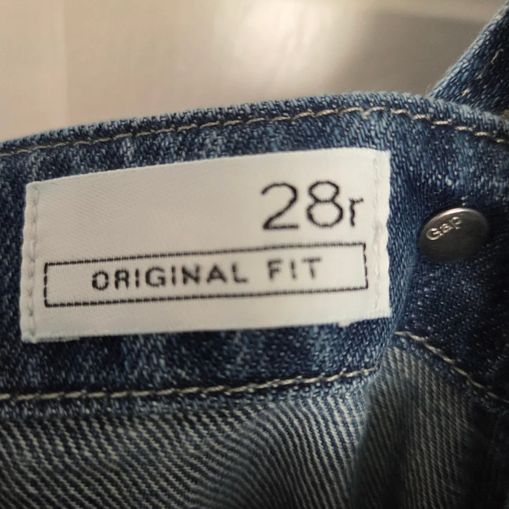 Women's GAP 1969 Blue Denim V-Neck Bib Overalls. Size 28R. Full length. - Picture 6 of 16